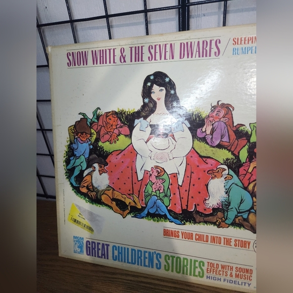 Snow White & The Seven Dwarfs Vinyl Record - Picture 2 of 4
